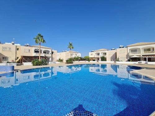 Poolside Family Comfort Suite