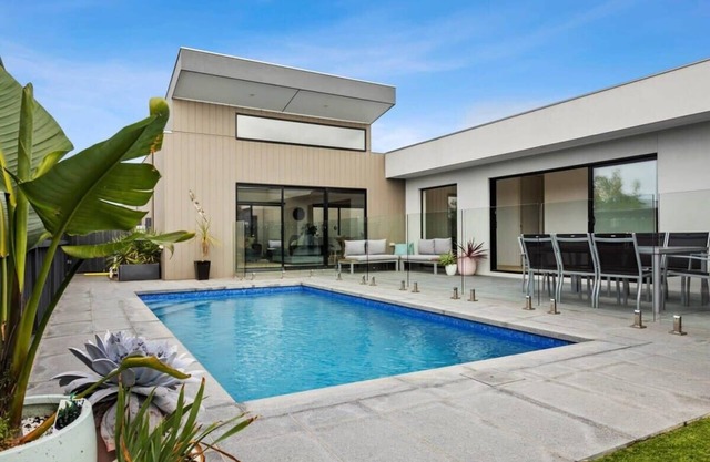 Poolside Haven: Relax by the Beach