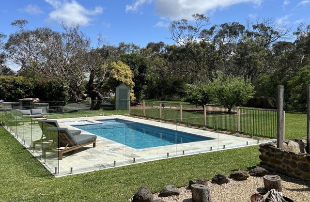Poolside Loft- Private retreat, Shared Pool/Spa, Basketball Court, Close to wineries, Golf, Beaches