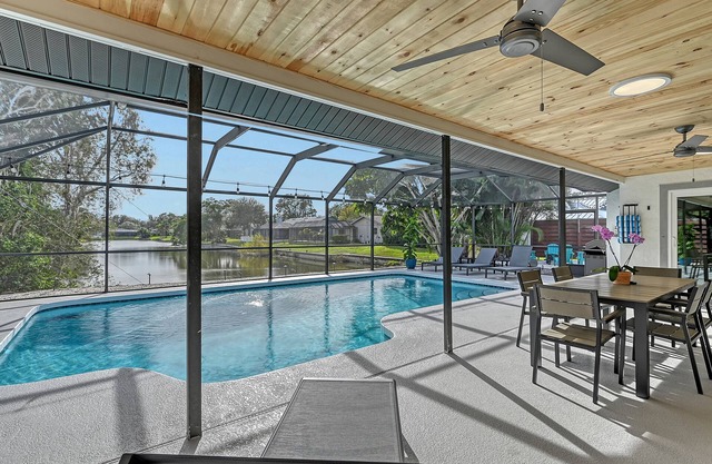 Modern spacious 3-bedroom, 2-bathroom private pool home in Sarasota near Siesta Key