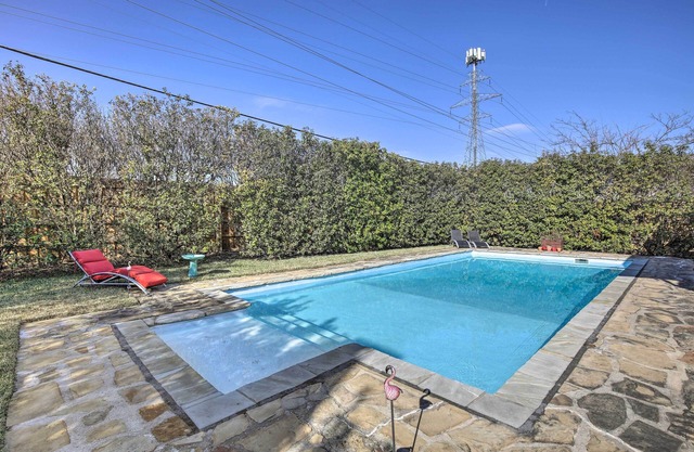 Poolside Oasis: Richardson Home w/ Movie Room!