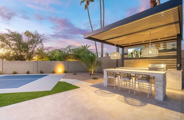Poolside Palms-PickleBall/BBall/Pool/Firepit/Golf