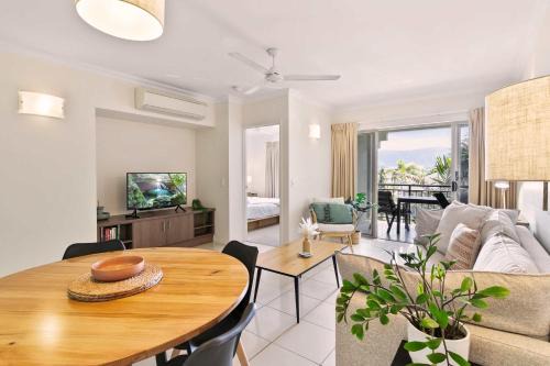 Poolside Paradise Cairns - 9 Pools BBQ & Gym