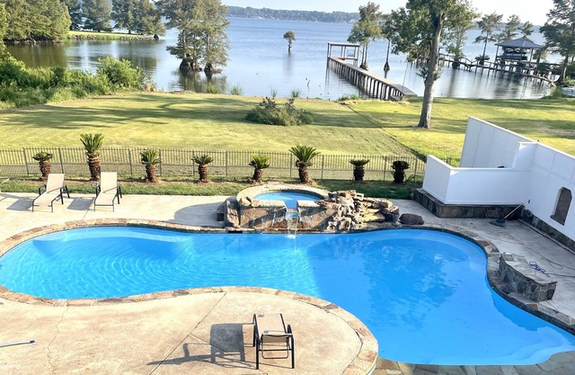 Poolside Paradise on Cross Lake