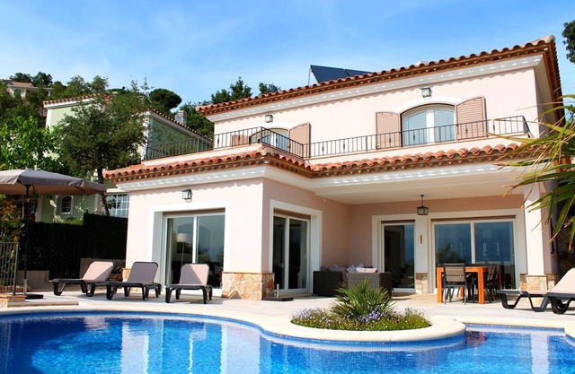 Villa en Santa Cristina d'Aro con Piscina