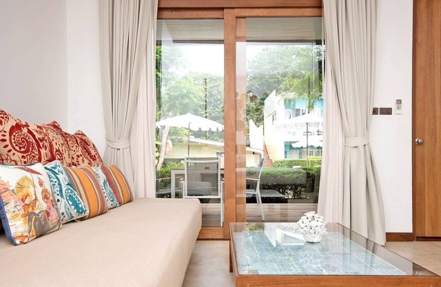 Junto a la piscina Villa Ko Samet