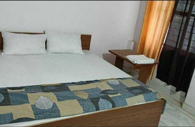 OYO 70162 Blue Star Hotel