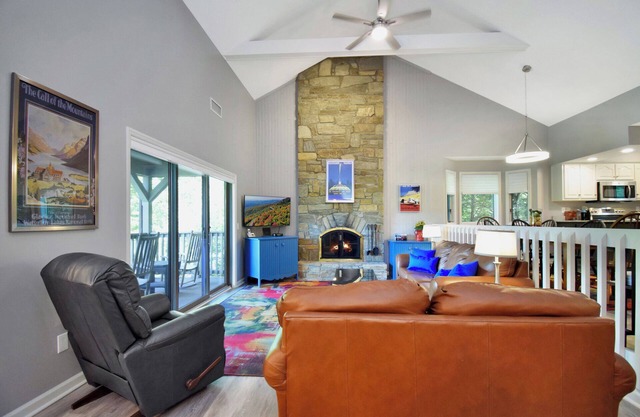 POPLAR 4 WPM: condominio de 2 habitaciones y 2 baños / 2 baños en Blowing Rock, para 6 personas