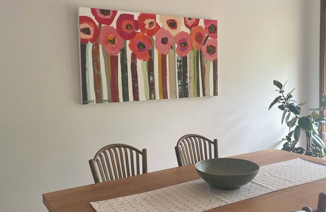 Poppies@Clunes Centrally located 80s-style home Cosy, comfortable & relaxing !