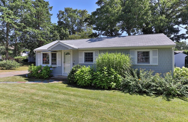 Popponesset-New rental-3 Bedrooms, close to beaches, A/C and so much more.