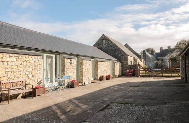 Poppy Cottage, LLANTWIT MAYOR
