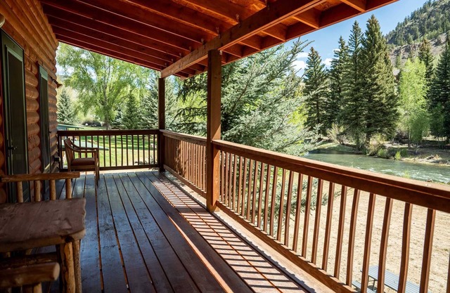 Poppy's Place - Amplio dúplex sentado junto al lago Fork de Gunnison
