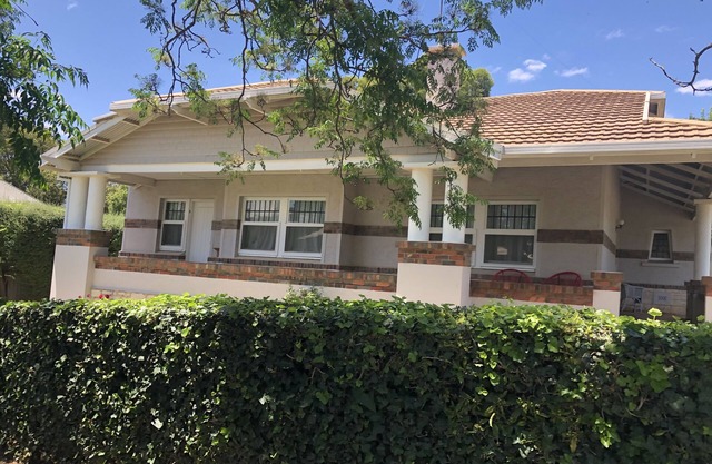 Poppy’s Place, a beautiful family & pet friendly1920’s bungalow.