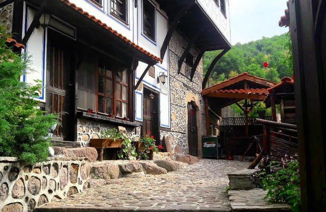 Popsokol House