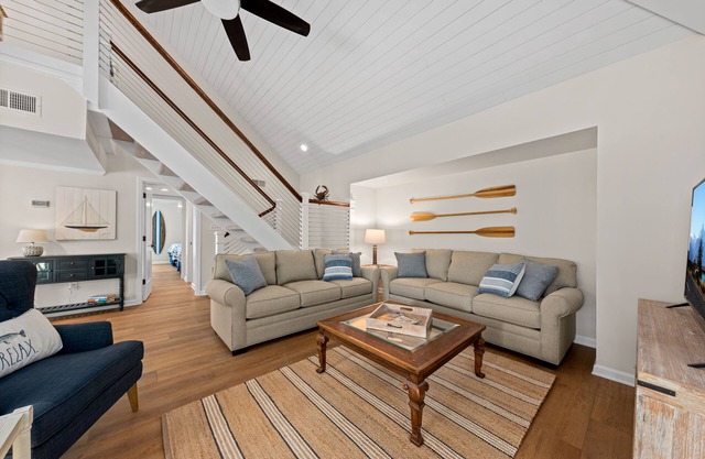 ¡Popular Spinnaker Beach House! Cerca de la playa con vistas al campo de golf. ¡Mascota amigable!