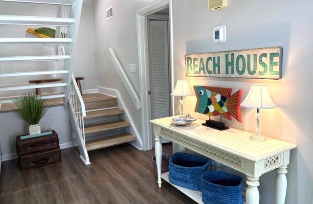 ¡Popular Spinnaker Beach House! Cerca de la playa! ¡Mascota amigable!