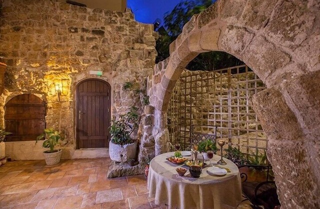 Porolithos Boutique Hotel