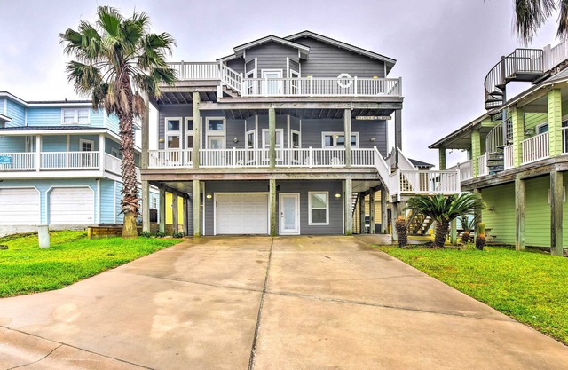 Port Aransas Home w / Pool - A pie de la playa de Sandpoint