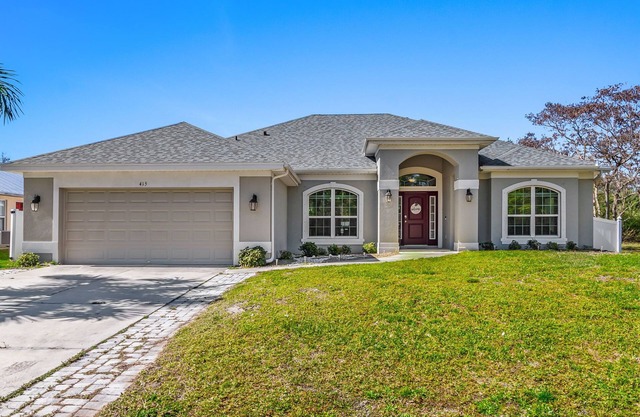 Port Charlotte Haven: 4BR/2BA Retreat