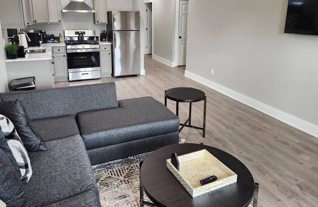 Port City Premium Elegance- 3 Bedrooms/ 2 Baths
