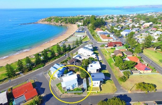 Port Elliot Beachcomber on Horseshoe Bay linen included spotless