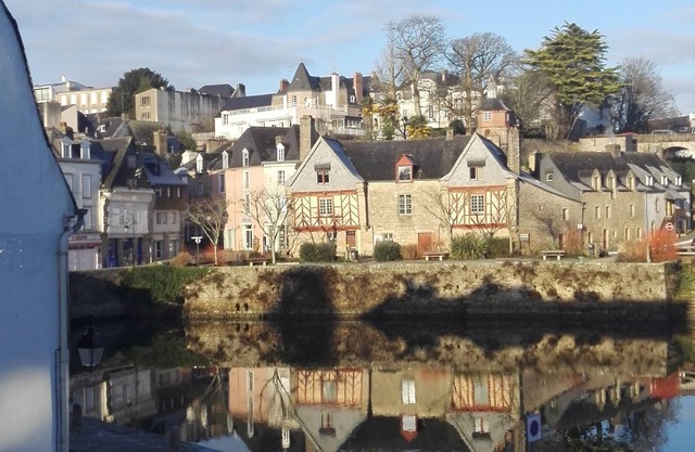 Port of St Goustan / Character House facing the River