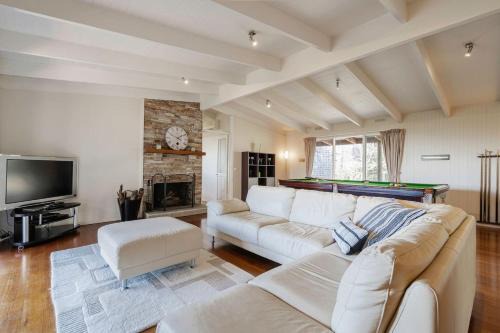 Port Philip Panorama - Bayview Retreat and Pool Bliss