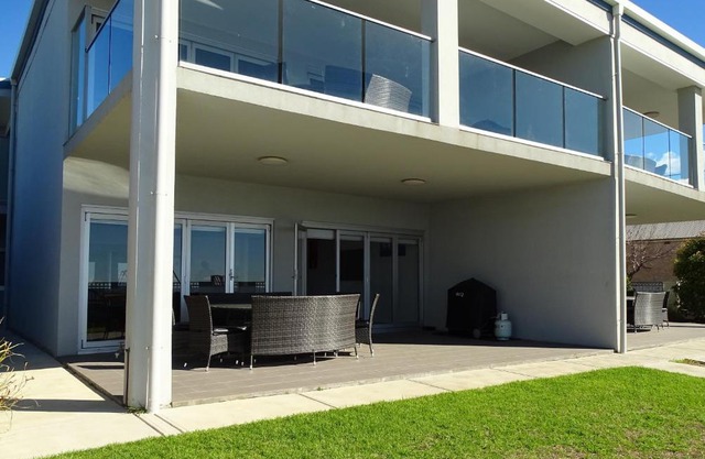 Port Vincent Seaside Apartments - Apartment 1