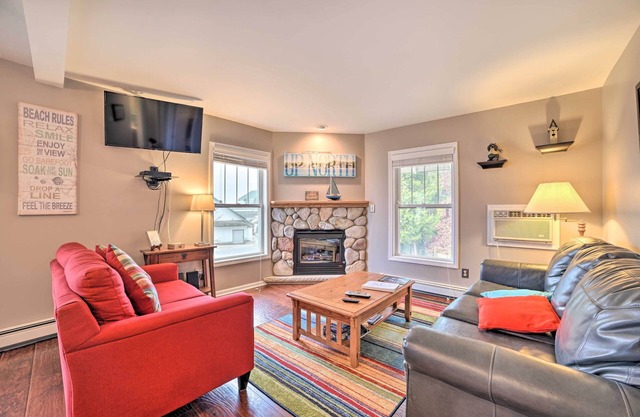 Portage Lake Condo w/ Deck & Pool Access!