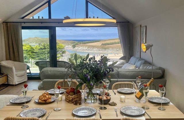 PORTH BEACH, pet friendly, country holiday cottage in St Columb Minor