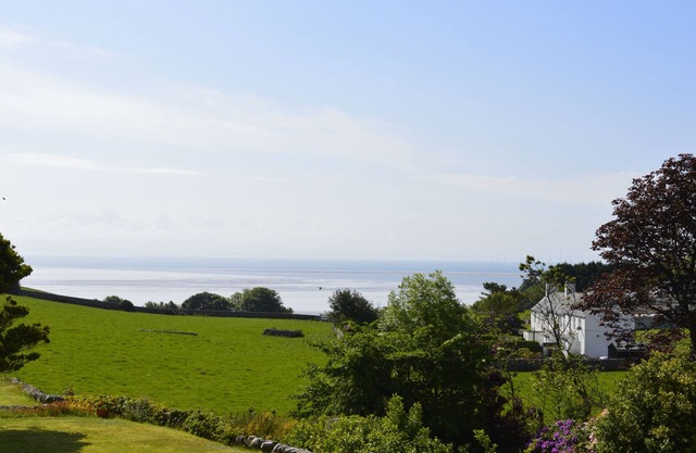 Portling View - an apartment that sleeps 6 guests in 3 bedrooms