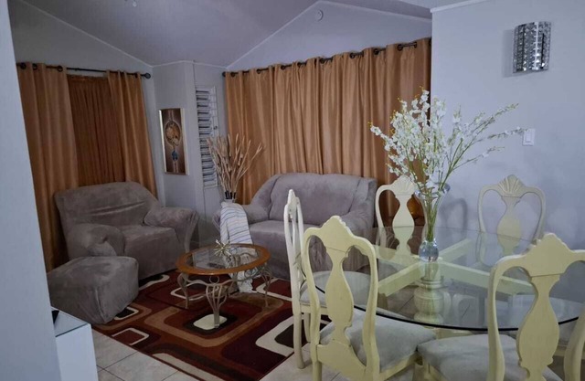 Portmore Country Club Elegancia