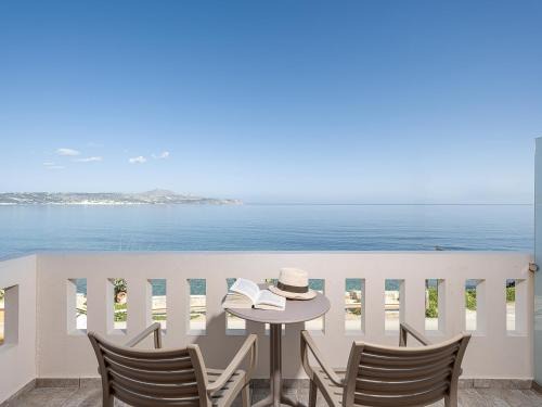 Porto Kalyves Seaside Aparthotel