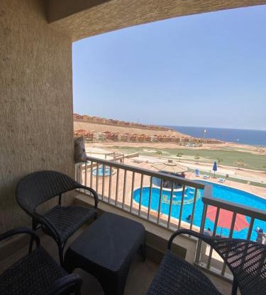 Porto Sokhna Island 1 families only