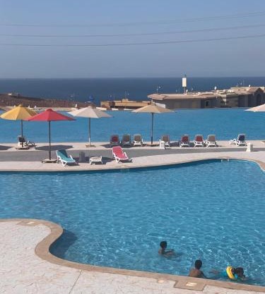Porto Sokhna Island 2 families only