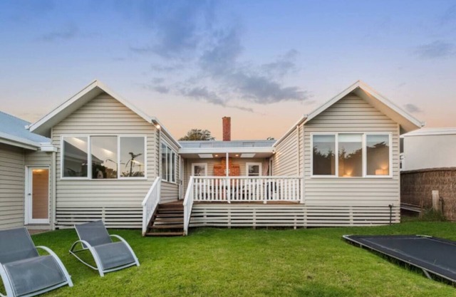 Portsea Family Comfort With an Easy Walk to the Beach and Village