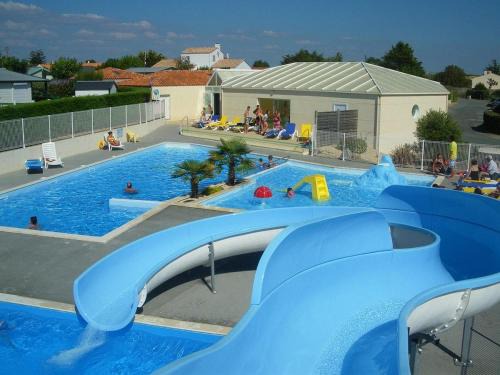 Posadom, Mobil Home 82 avec piscine