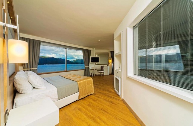 Poseidon Hotel - Adult Only