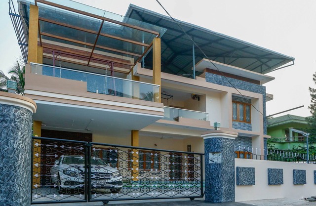 Posh 6 BHK S at BELLJEM Homes in housing colony close to city