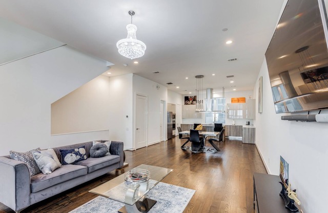 Posh Italian home with a rooftop terrace in the heart of Houston!