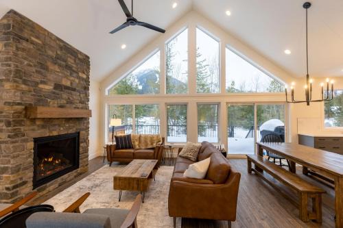 Powder House Chalet by Fernie Central Reservations