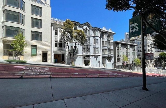 Powell Place at Nob Hill