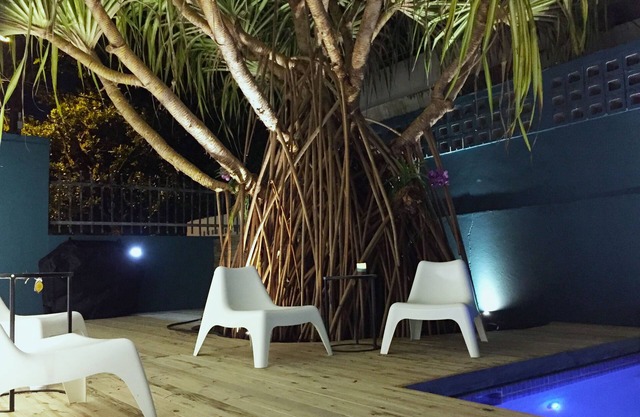 Generador de energía. Depósito de agua. C.A. Wi-Fi gratis. Piscina privada. Pasos de la playa