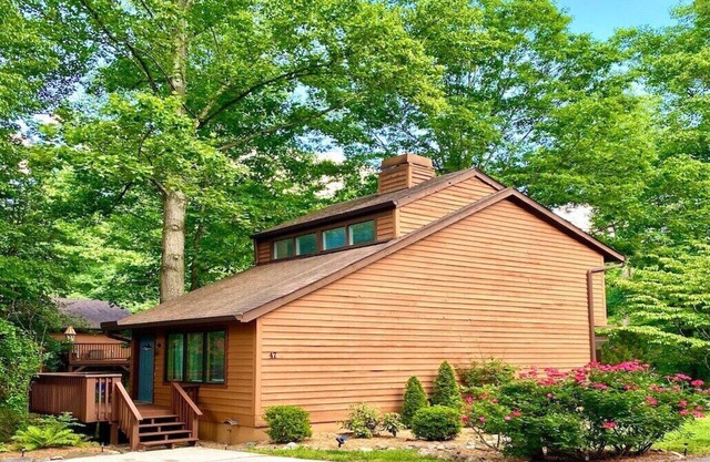 Completely Renovated | Cozy | Pet Friendly