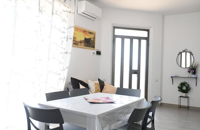 PP07 – Porto Potenza, Three-Room Apartment with Sea View and Air Conditioning