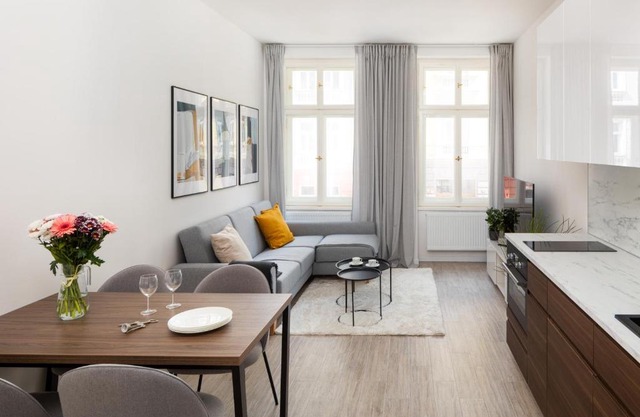 Prague Days - Minimalist Apartment - Easy City Access