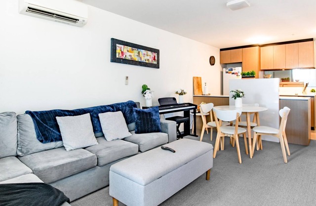 Prahran Urban Escape Modern 2 Bed Aprt