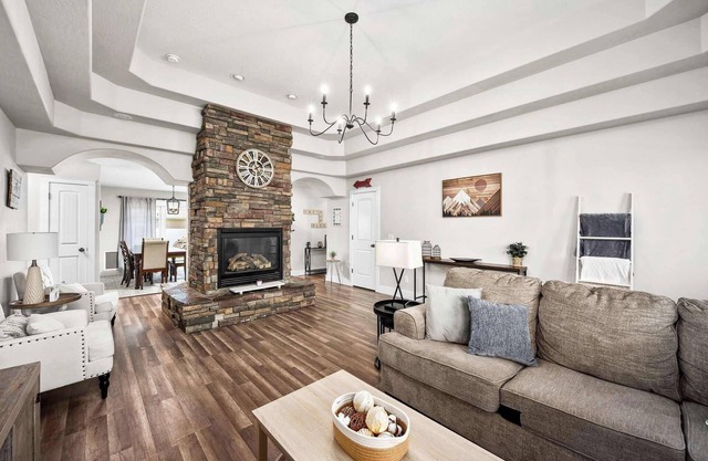 Prairie Falls Retreat: Modern Home in Post Falls