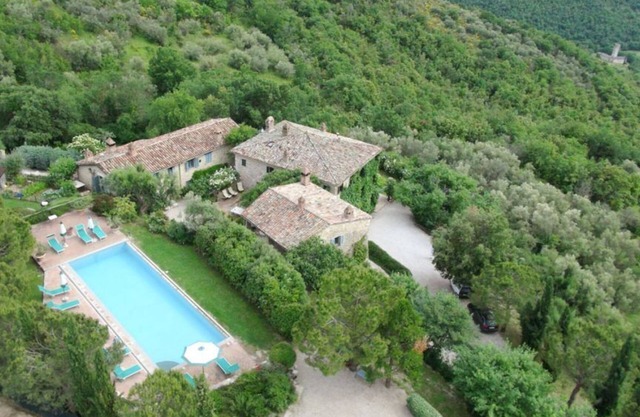 Prato di Sotto - Entire Hamlet