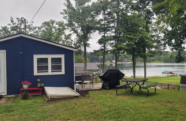 Pratt Lake Place:Relax and Recharge in This Cozy Summer Hideaway!